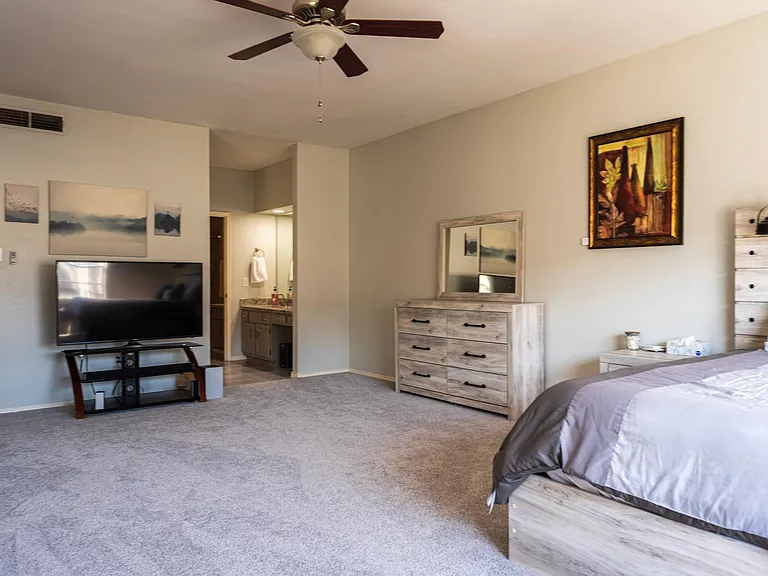 342 Wilcrest Dr — Photo 15