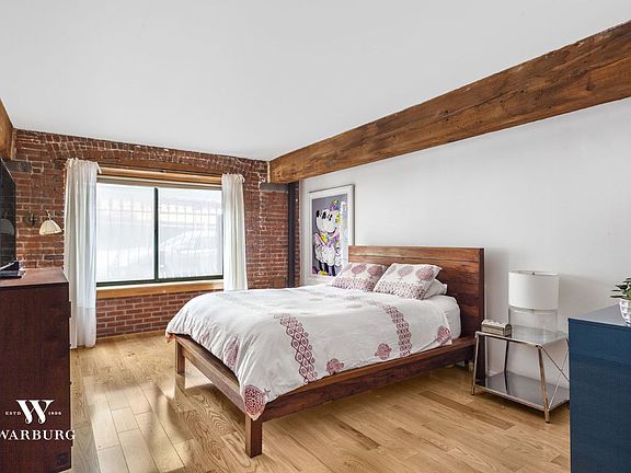 4th image of 376 President St APT 1E