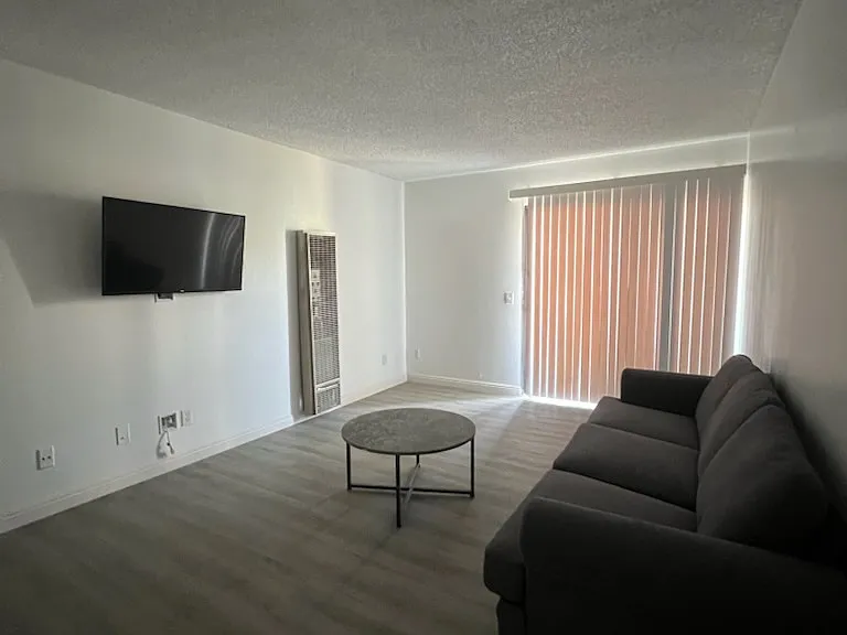 419 N Mountain View Ave #104 — Photo 1