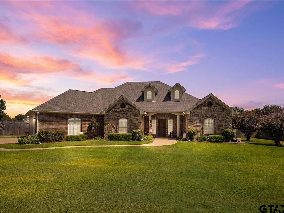 1st image of 212 Pecan Park Dr