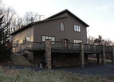 1st image of 425 Moonhill Dr