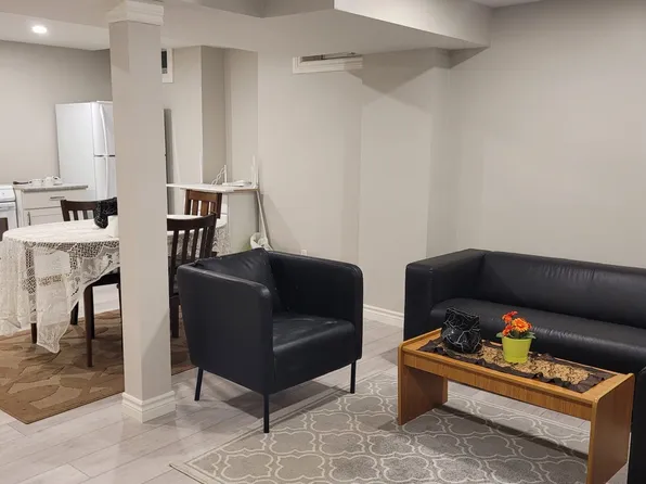 7 Billingham Hts #Basement, Aurora, ON L4G 7R8