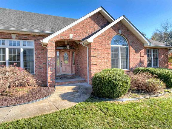 2nd image of 10 Marta Ln