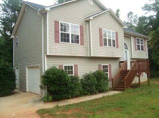 90 Corn Crib Ct, Newnan, GA 30263
