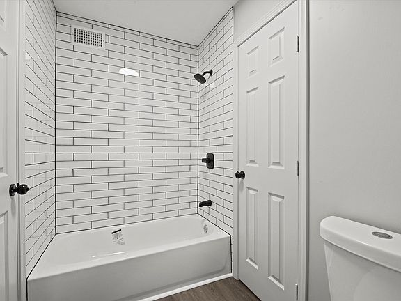 4th image of 720 Ottawa St #116