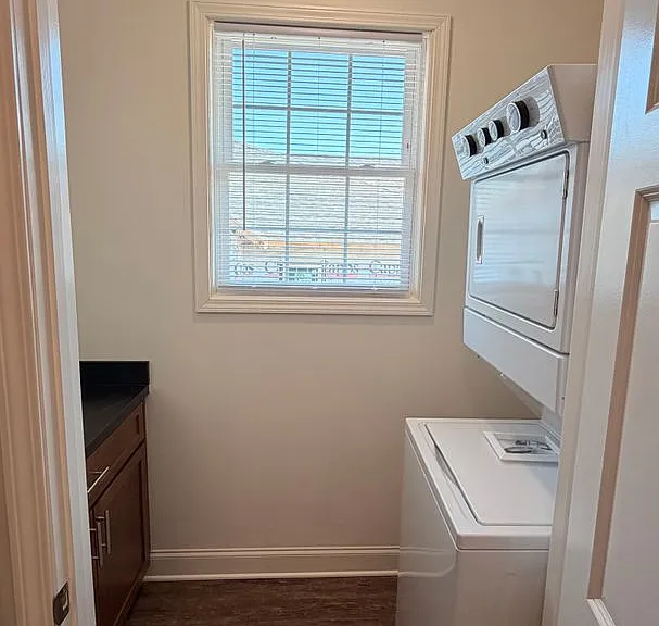 703 E Clay St — Photo 8