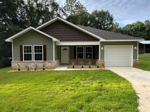 916 County Road 60, Skipperville, AL 36374