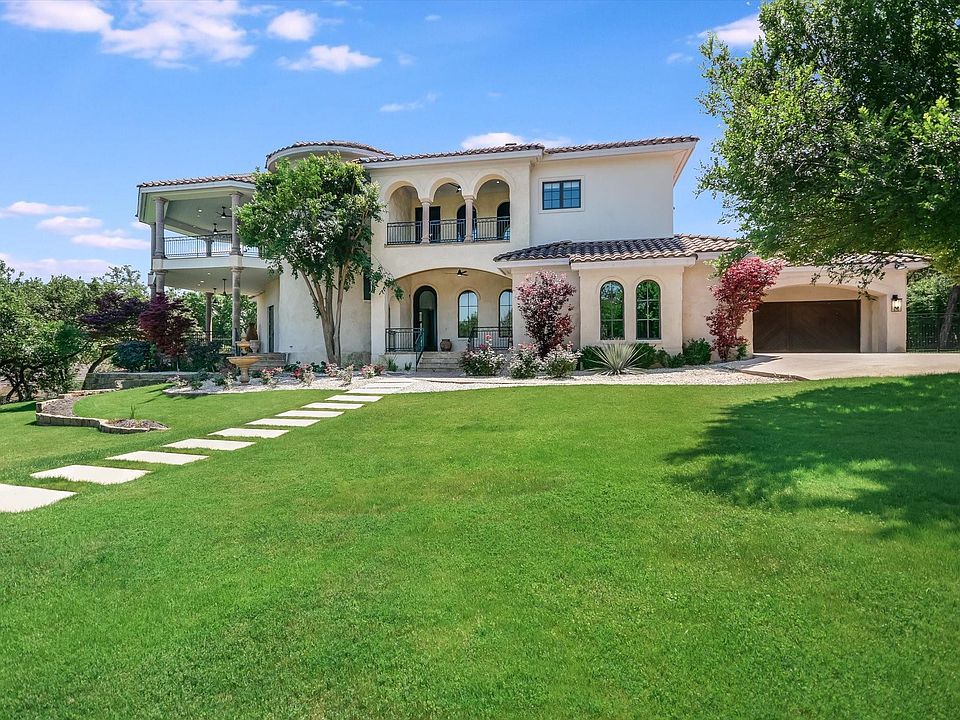 1st image of 399 Cortona Dr
