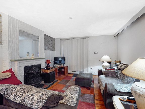 2nd image of 806 Ocean Ave