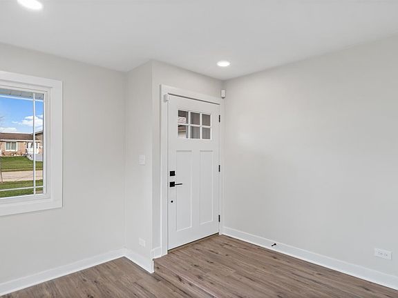 3rd image of 1216 Santa Anita Dr