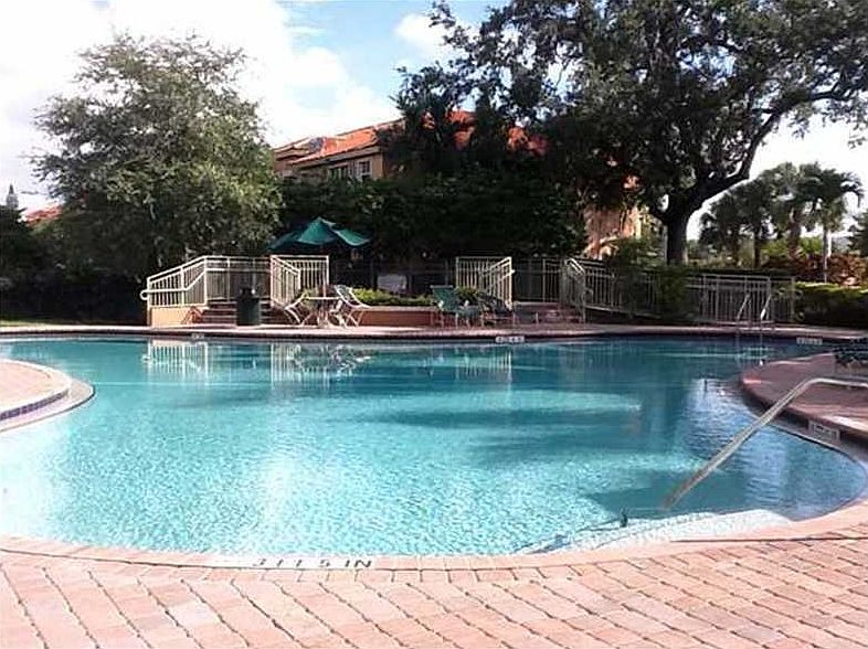 2nd image of 4933 Leeward Ln