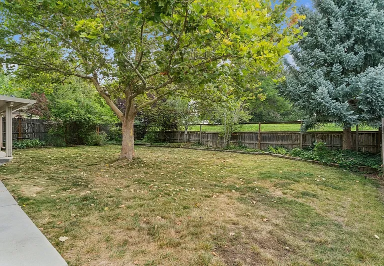 5998 S Wallflower Pl — Photo 36