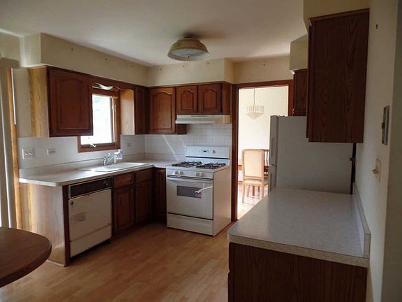 5th image of 10825 S 71st Ct
