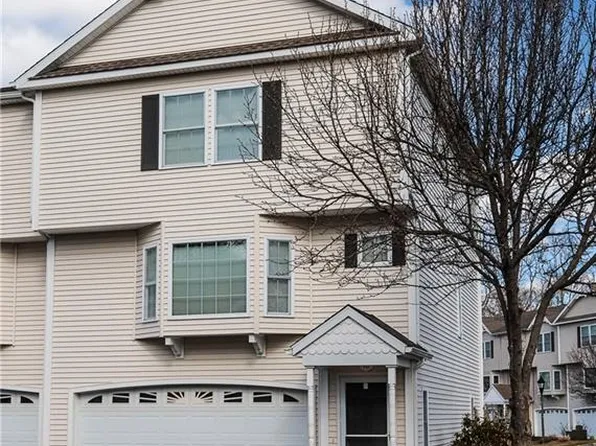 18 Calabria Ct #64, Westerly, RI 02891
