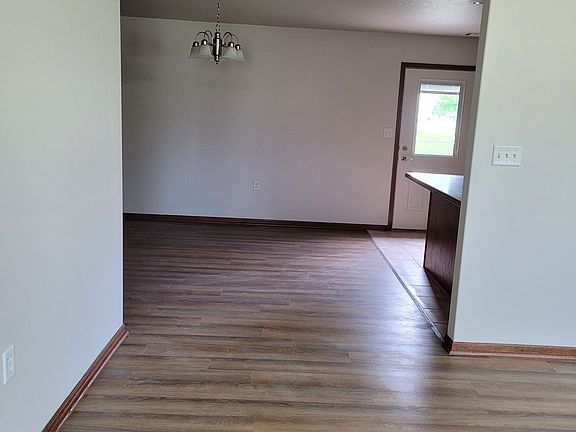 4th image of 523 Stonemont Dr