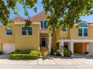 7 Crescent Pl S, Saint Petersburg, FL 33711
