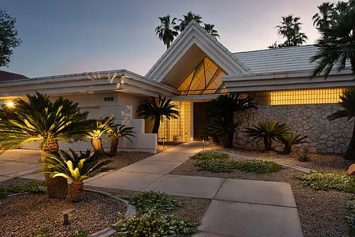 208 Desert View St Photo 1