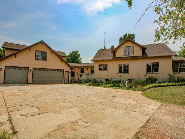 2490 Geneva Rd NE, Alexandria, MN 56308