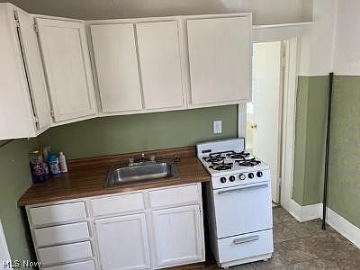 4th image of 440 Stanton Ave