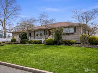 34 Douglas St, Sayreville, NJ 08872