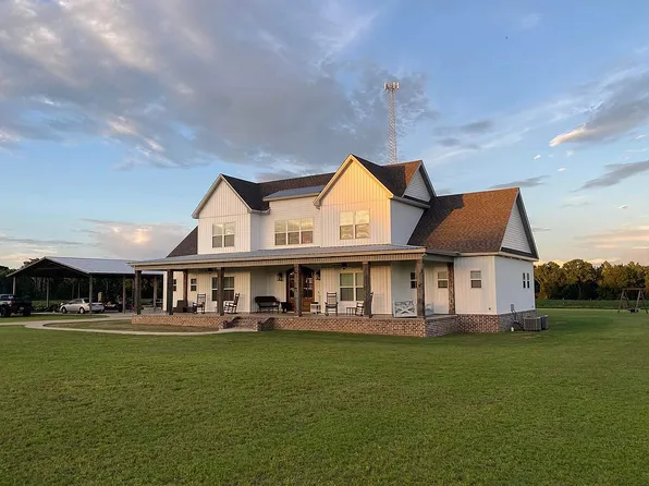 725 S 3rd Ave, Hartford, AL 36344