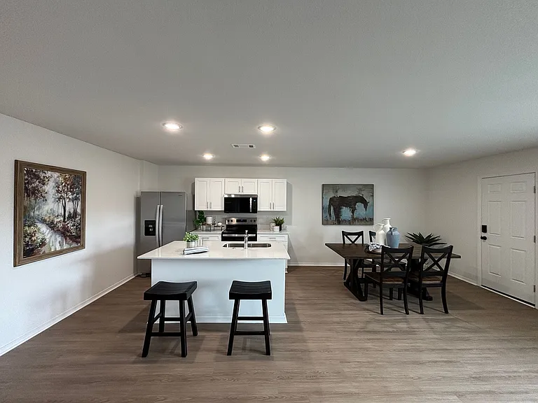 149 Preston Ln — Photo 3