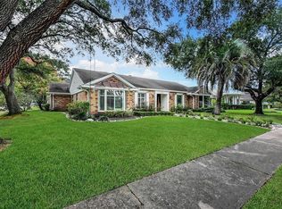 9718 Burdine St, Houston, TX 77096