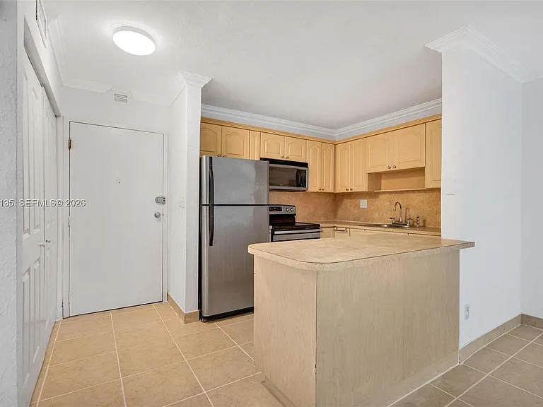 1465 NE 123rd St #416 — Photo 8
