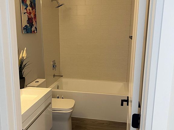 1st floor Bathroom