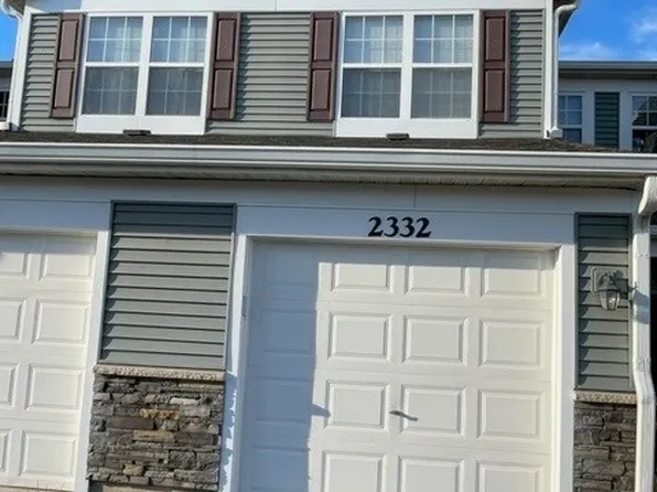 2332 Overlook Ct #2332, Naperville, IL 60563