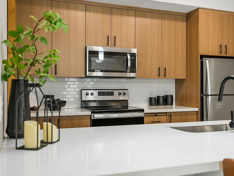 200-web-or-mls-775-n-6th-st