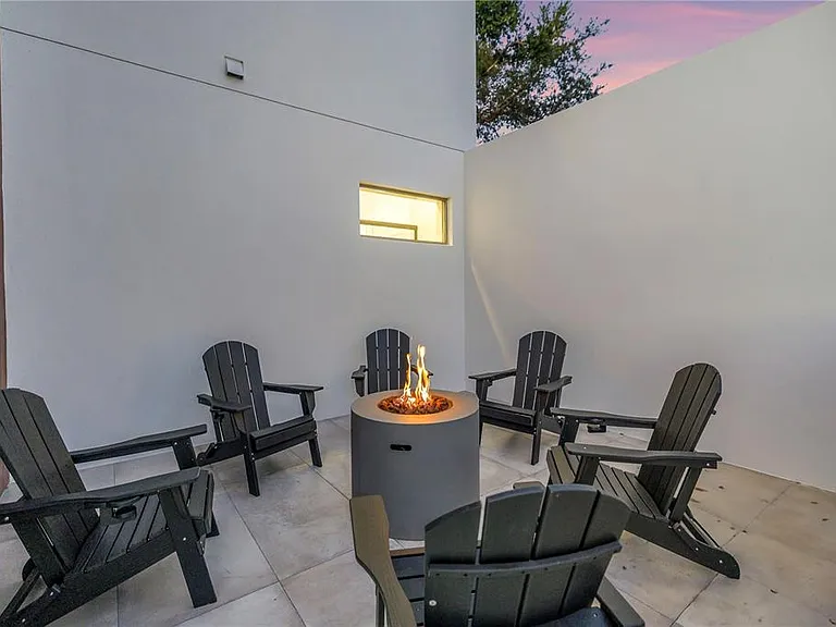 2065 Goldenrod St — Photo 6