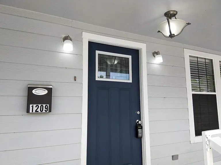 1209 Mason St — Photo 4