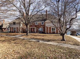 8305 NW Waukomis Dr, Kansas City, MO 64151