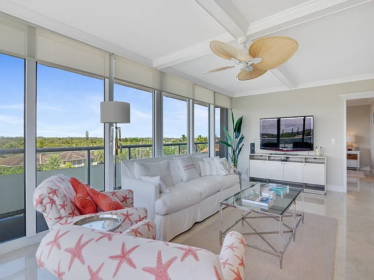 3554 Ocean Dr #501S — Photo 4