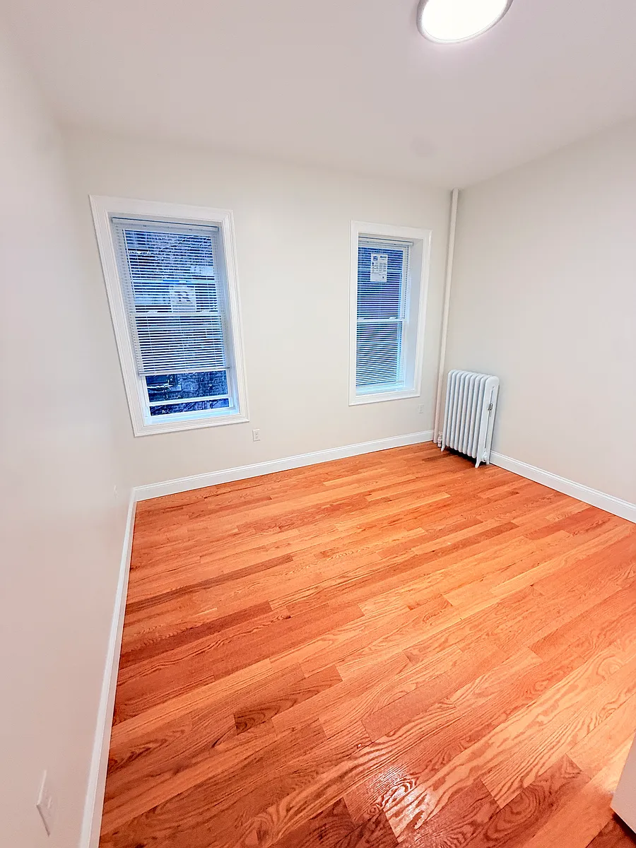 Building Photo - 18 Queensberry St #7