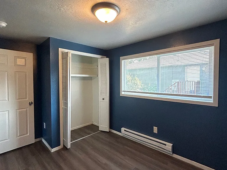 547 Poole Ave — Photo 16