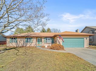 413 E Somonauk St, Yorkville, IL 60560