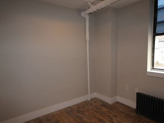 3rd image of 206 Scholes St Bsmt L