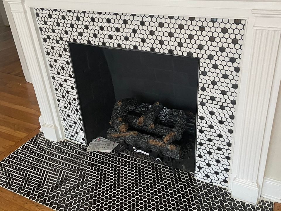 2nd image of 864 Charles Pl