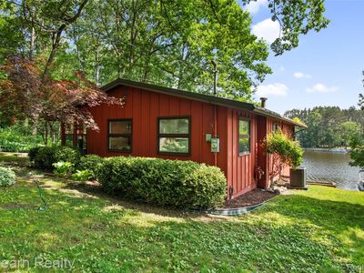 6600 W Shore Dr, Weidman, MI, 48893