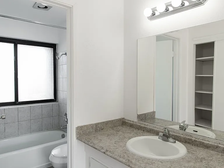 1194 Trinity Ave — Photo 10