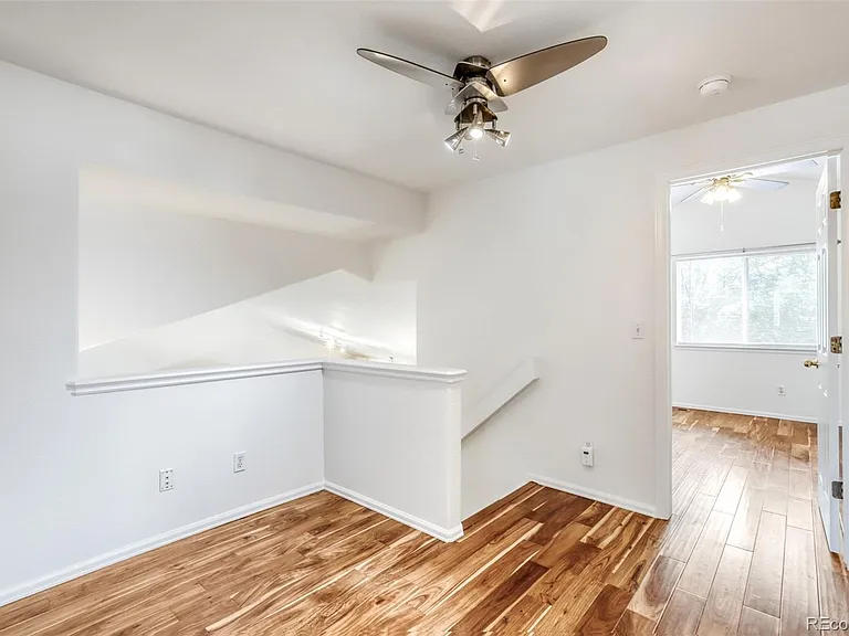 1633 Deerwood Dr — Photo 3