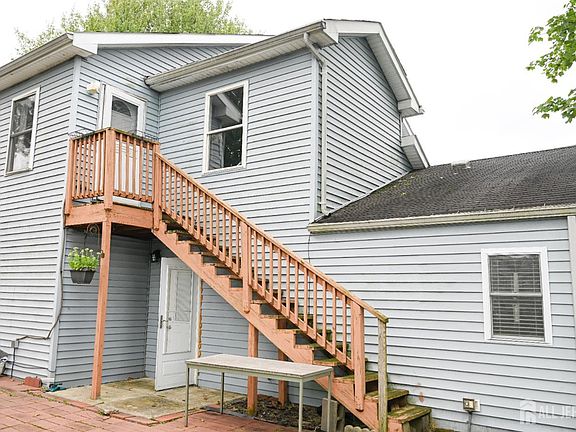 4th image of 11 Baxter Rd