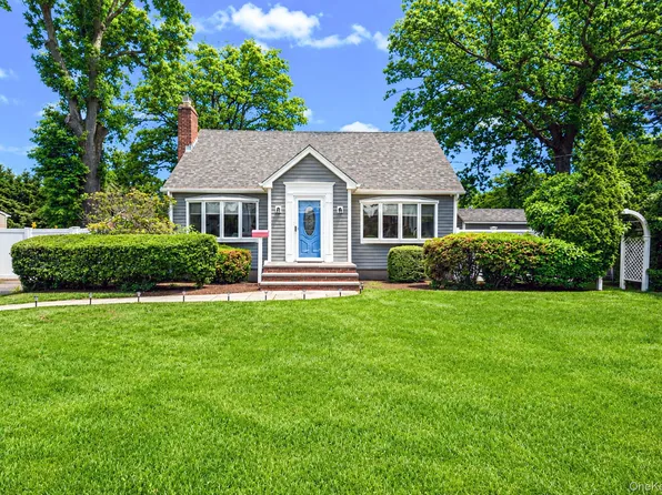 1905 Park Avenue, East Meadow, NY 11554