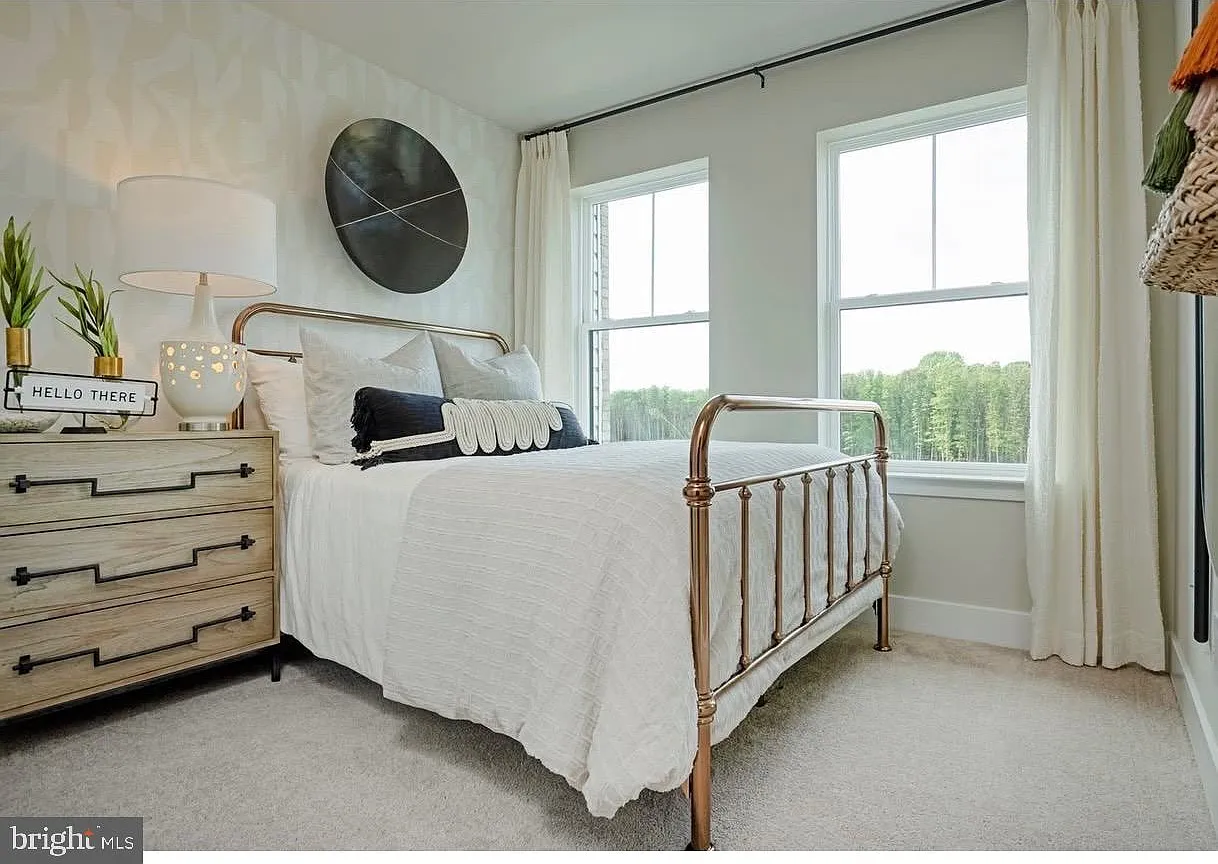 4 bed, 5.0 bath, 2460 sqft, $3,500 — Photo 4