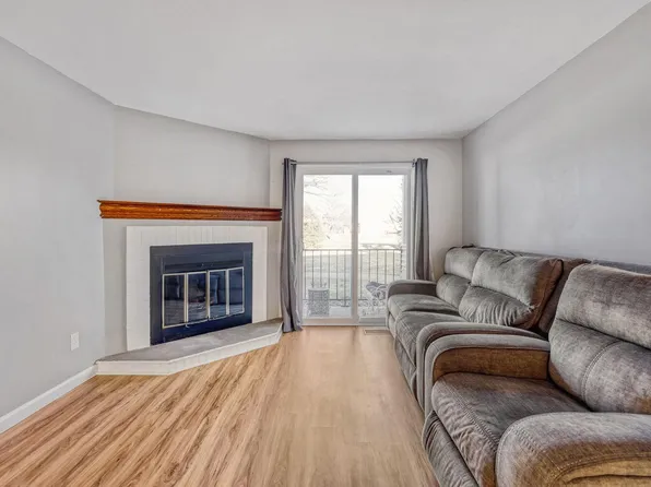 1713 Fulham St APT F, Lauderdale, MN 55113
