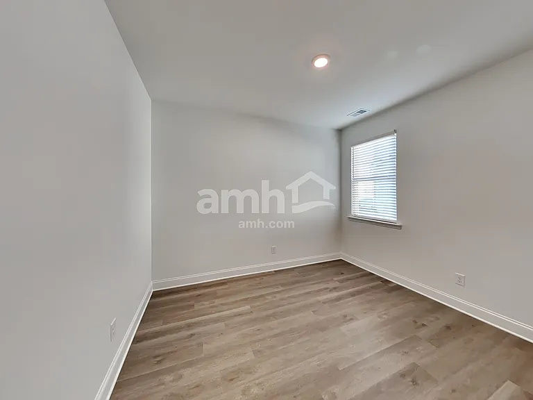 1039 Highland Walk — Photo 20