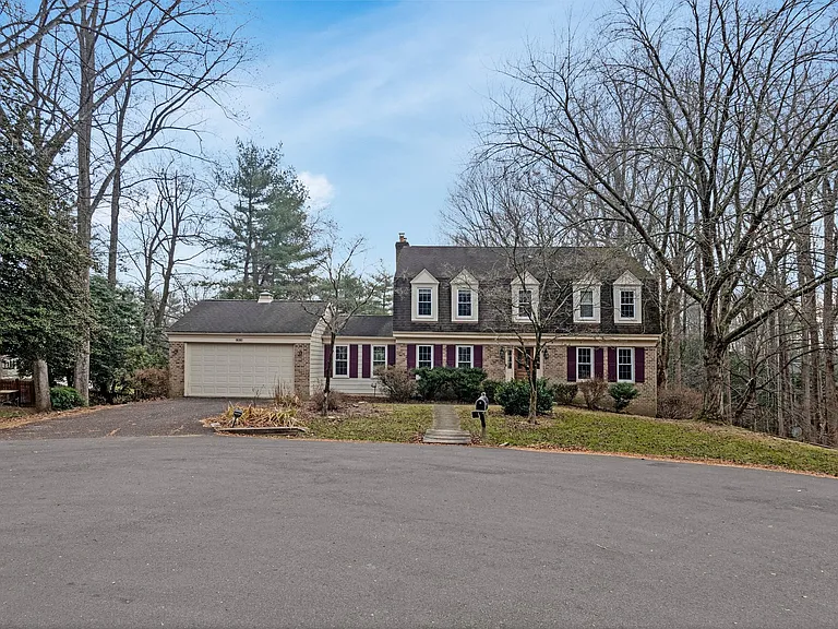 1215 Delta Glen Ct — Photo 2