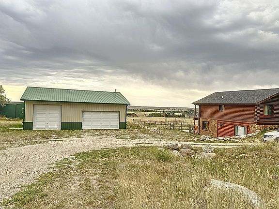 3rd image of 28 Prairie Dr